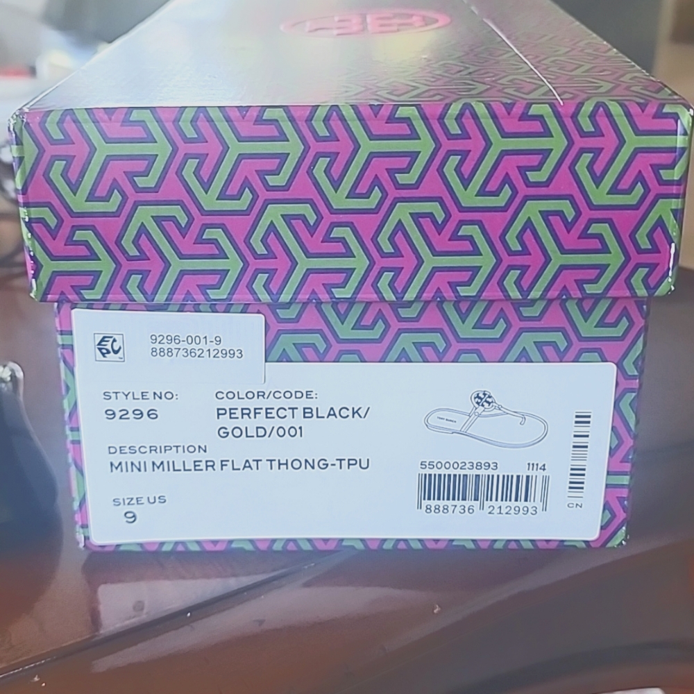 BRAND NEW - Tory Burch Black Sandles <<<NEVER WORN>>>